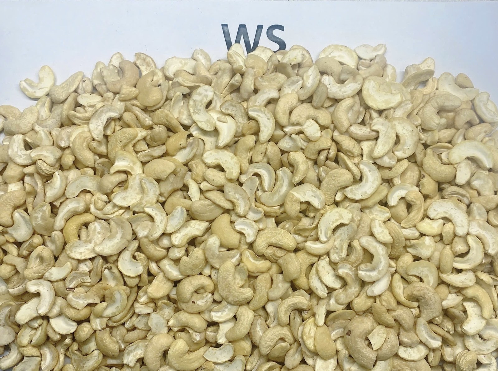 WS White Splits Cashew Kernels